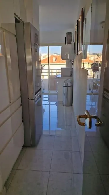 Cannes Seaside Beachfront Bord De Mer Apartment