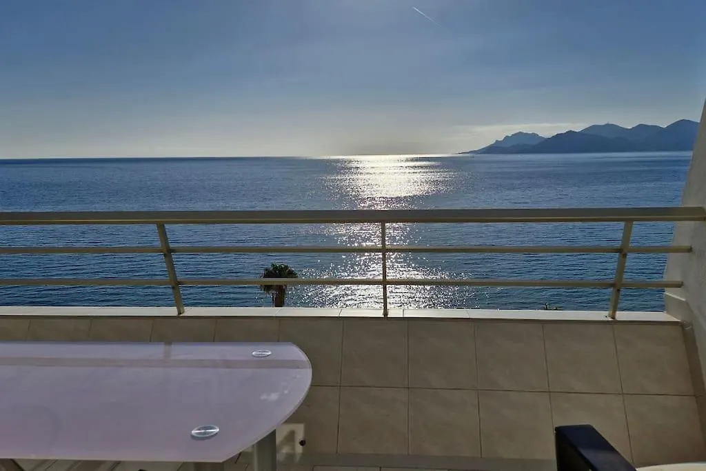 Apartment Cannes Seaside Beachfront Bord De Mer Frankreich